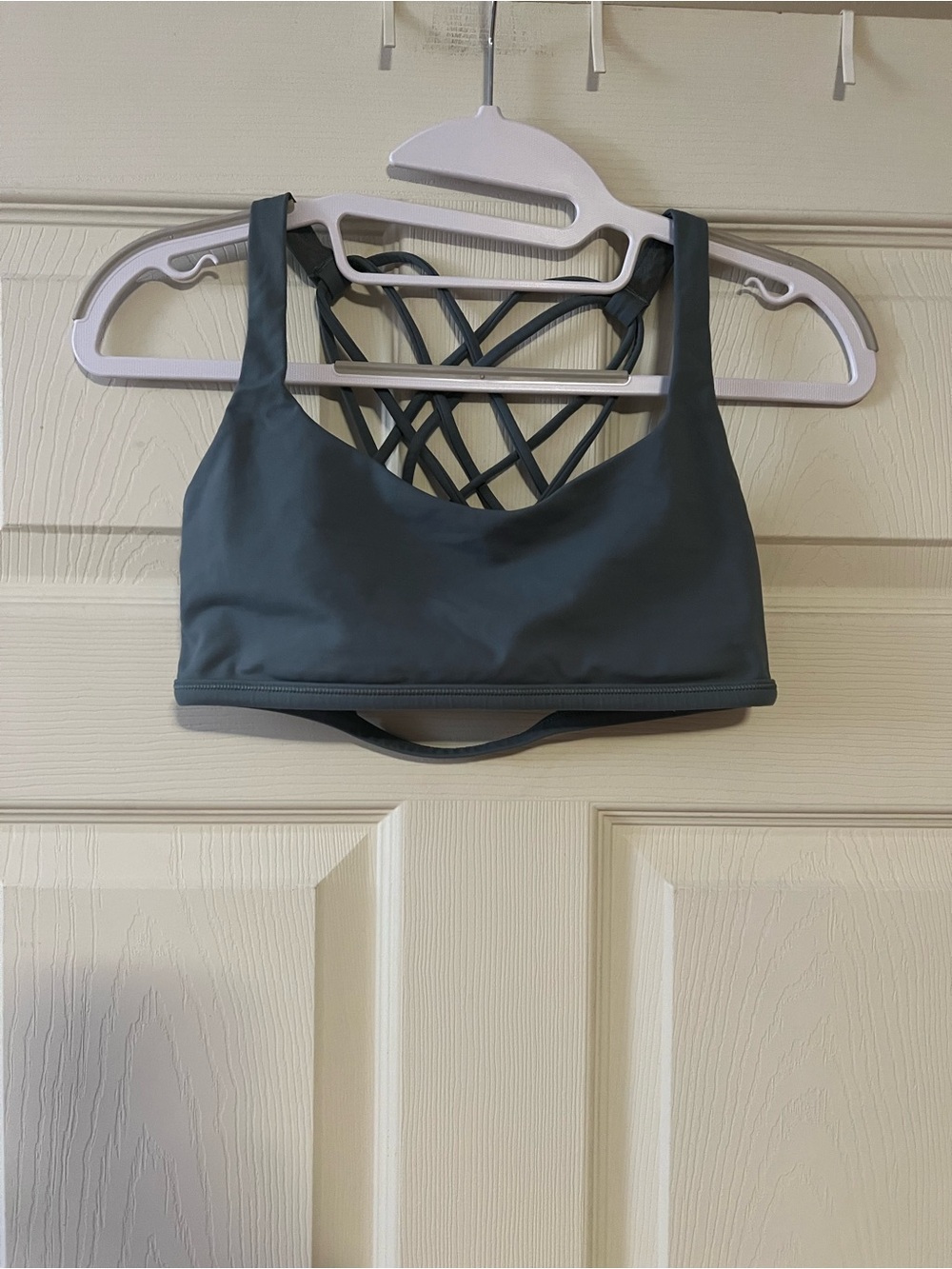 Lululemon Free to Be Bra Wild *Light Support, A/B Cup - Oil Grey Size 6 - Picture 2 of 4